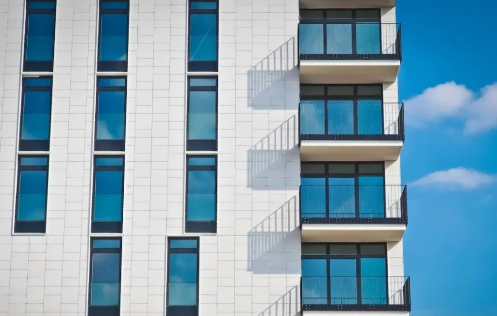 Jak zewnętrzna firma ułatwia codzienne funkcjonowanie wspólnoty mieszkaniowej?